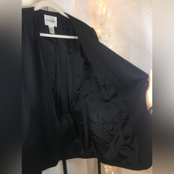 Sweetbriar | Women’s Black Pin Stripe Pattern Blazer Jacket - Picture 10 of 12